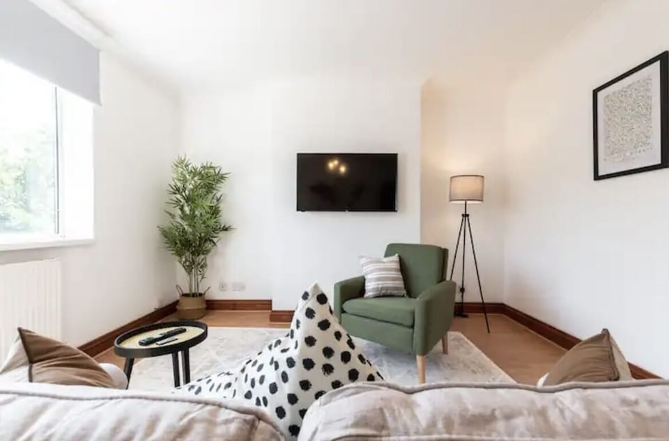 Living Room, airy large and modernly fitted. 