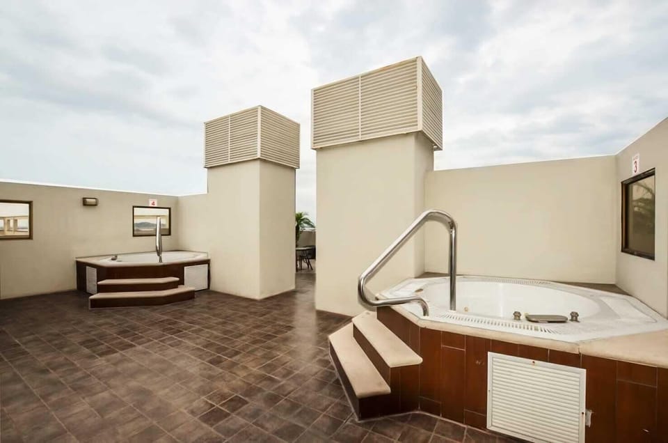 Indoor spa tub