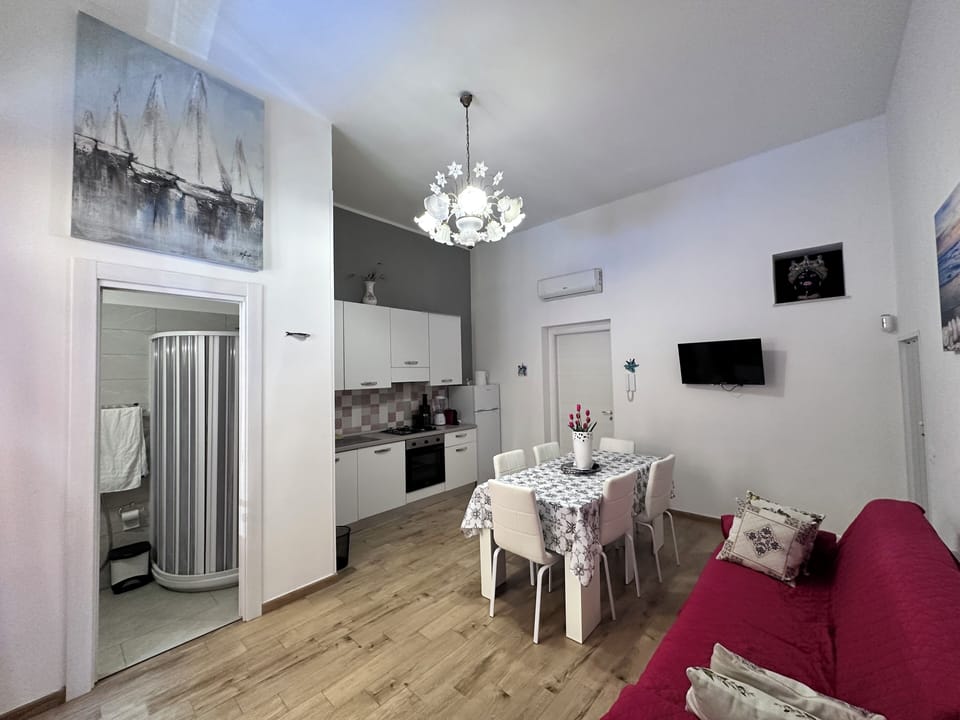 Ground floor 1 Bedroom apt with RO system Juicer and Treadmill!