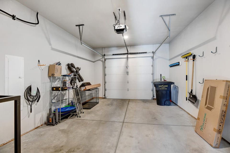 Garage with E-Charger