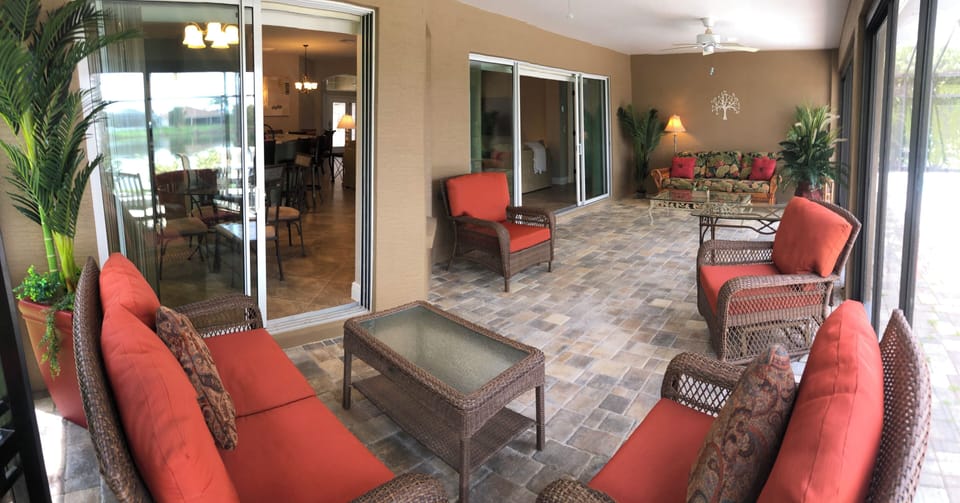 Lanai seating area