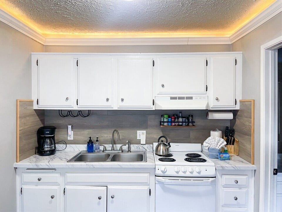 FullyEquipped Kitchen