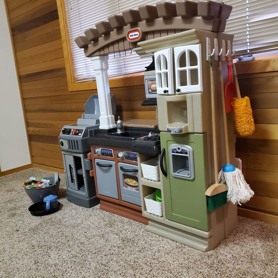 Play kitchen