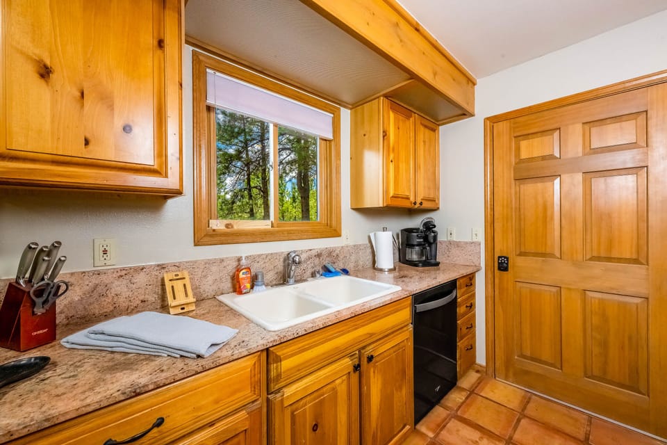 Take in the forest views while you whip up meals together