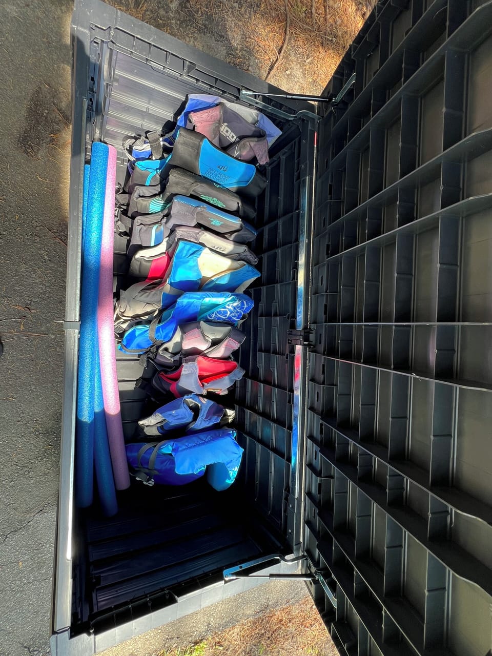 Various sizes of life jackets available for use. Please allow to dry if possible
