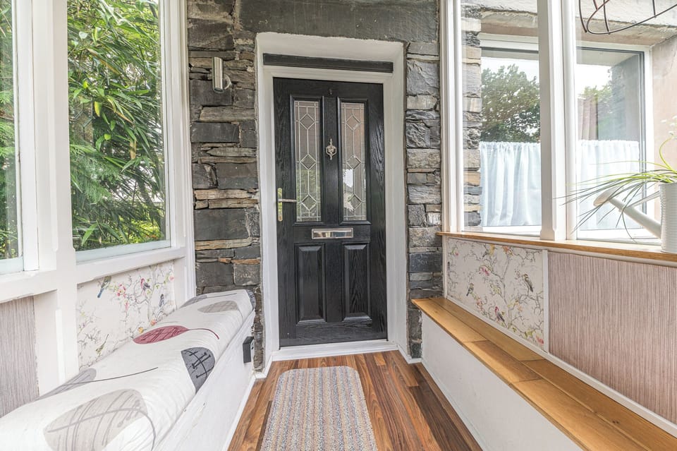 Sunny brae windermere cottage porch