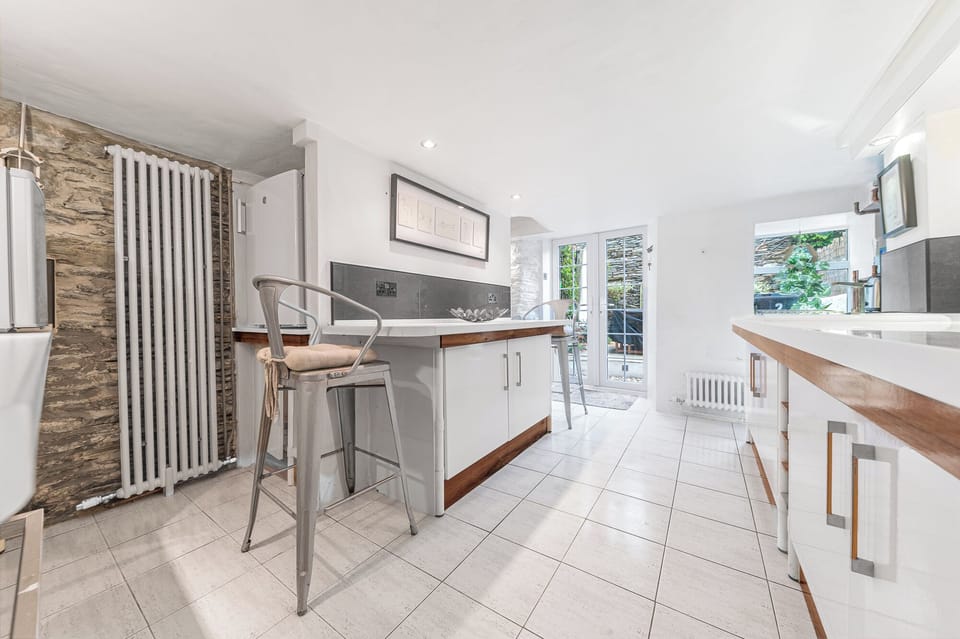 Sunny brae windermere cottage kitchen 2