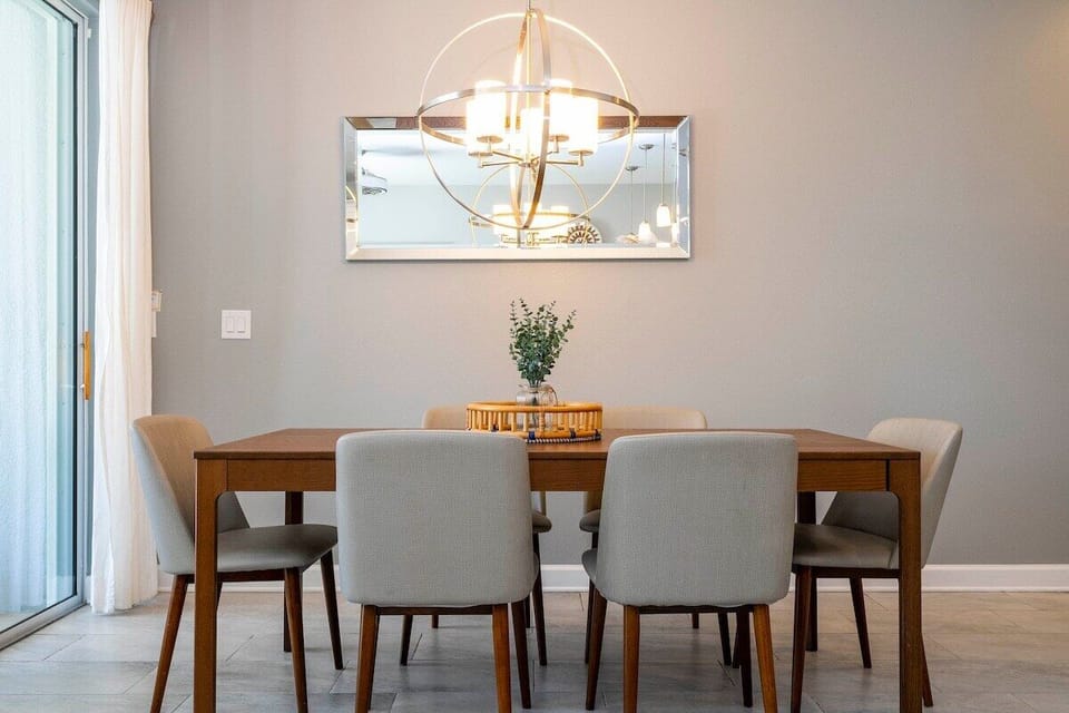 With a rustic and elegant style, our dining area is perfect for quality time with your loved ones