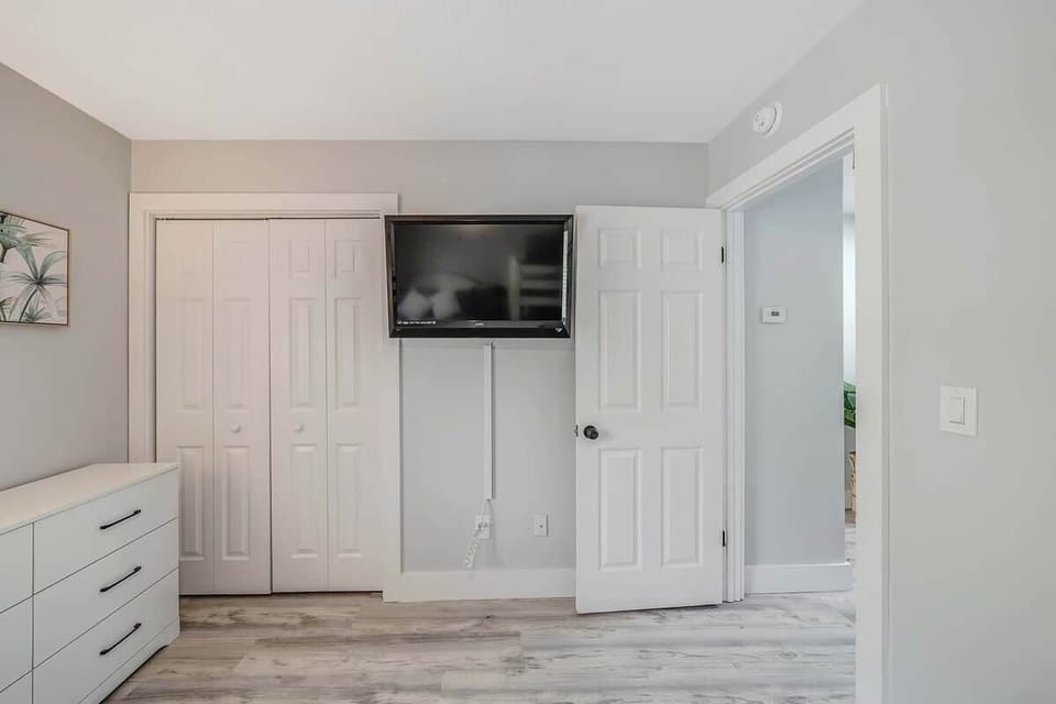 Bedroom 2 - Smart TV