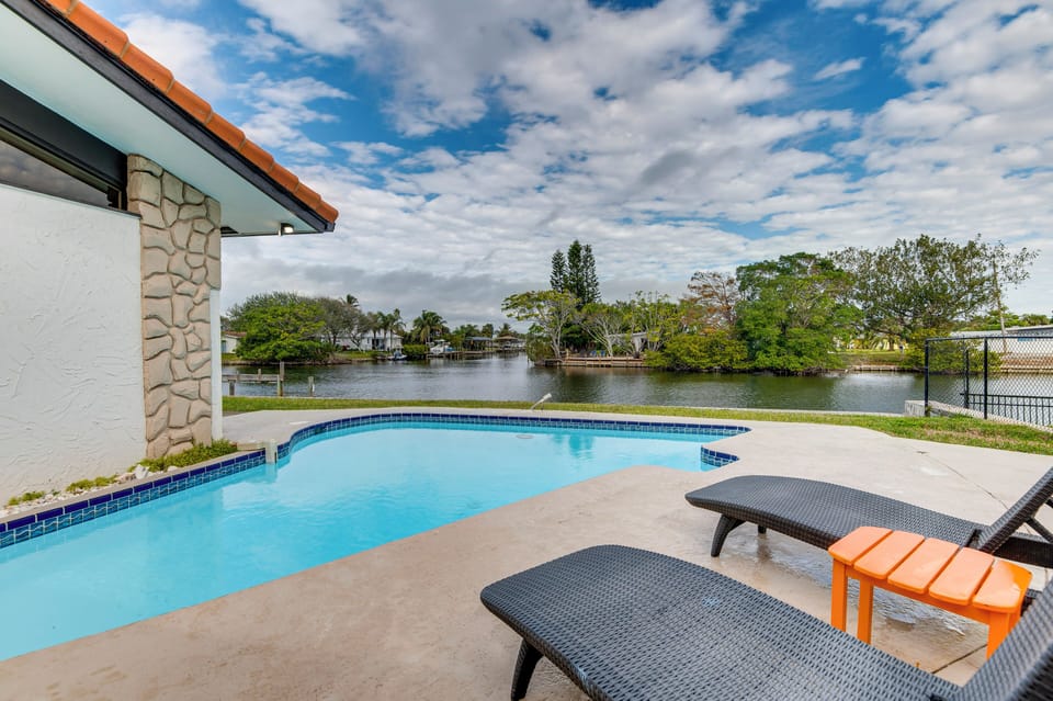 Cocoa Beach Vacation Rental | 3BR | 3BA | 1 Step to Enter