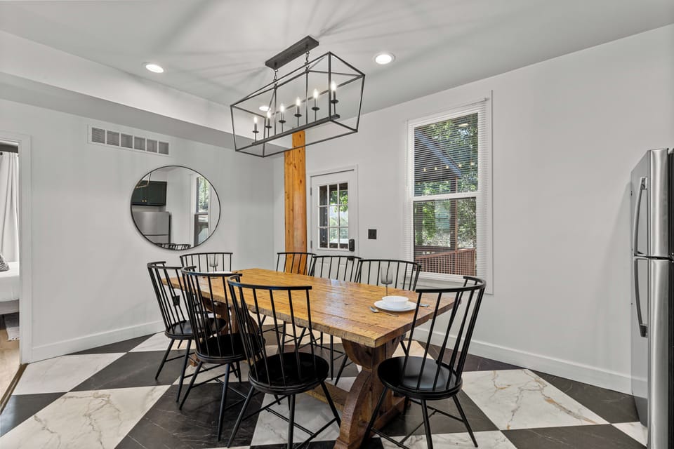 Dining Room — Wine Country Getaway vacation rental in Washington MO.
