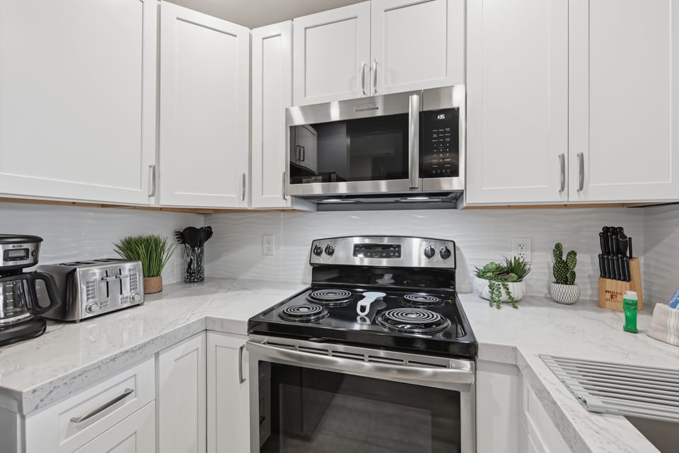 A fully stocked kitchen equipped with everything you need to cook your favorite vacation meals.