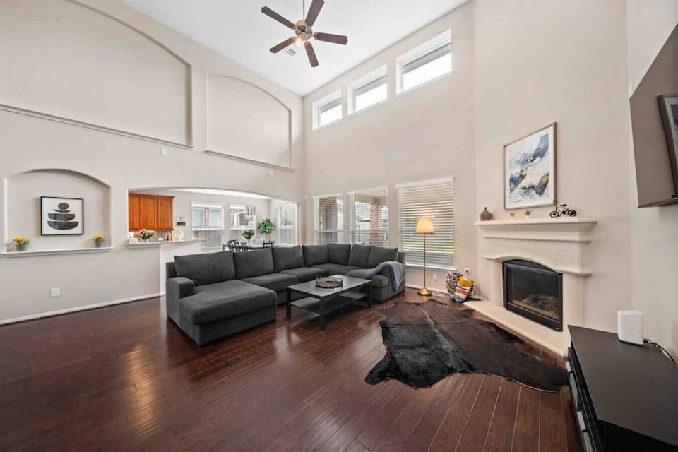 Stylish living room with ample seating and décor.