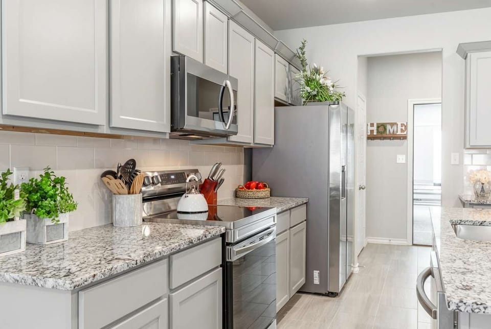 Whip it, flip it, love it. From pancakes to pasta, this kitchen makes it all effortless.