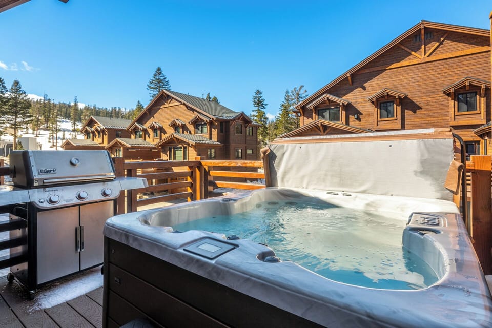 The private hot tub at Bear’s Den is the perfect way to end the day—soak under the stars after skiing or summer adventures.