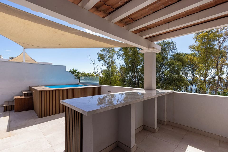 Roof terrace - plunge pool