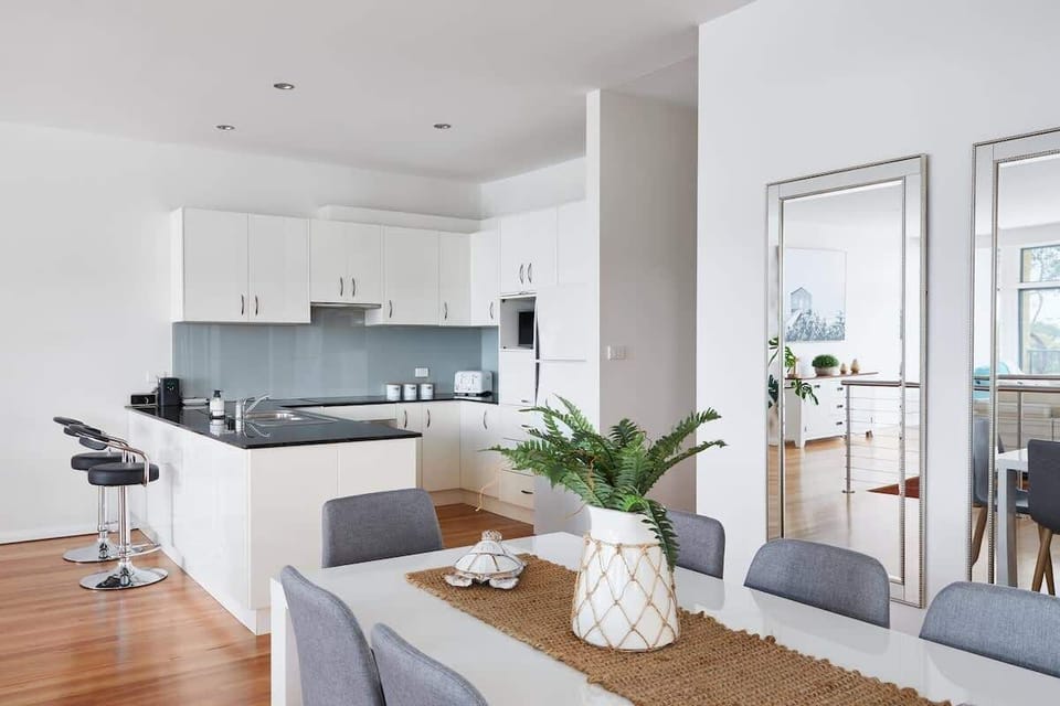 Dining kitchen