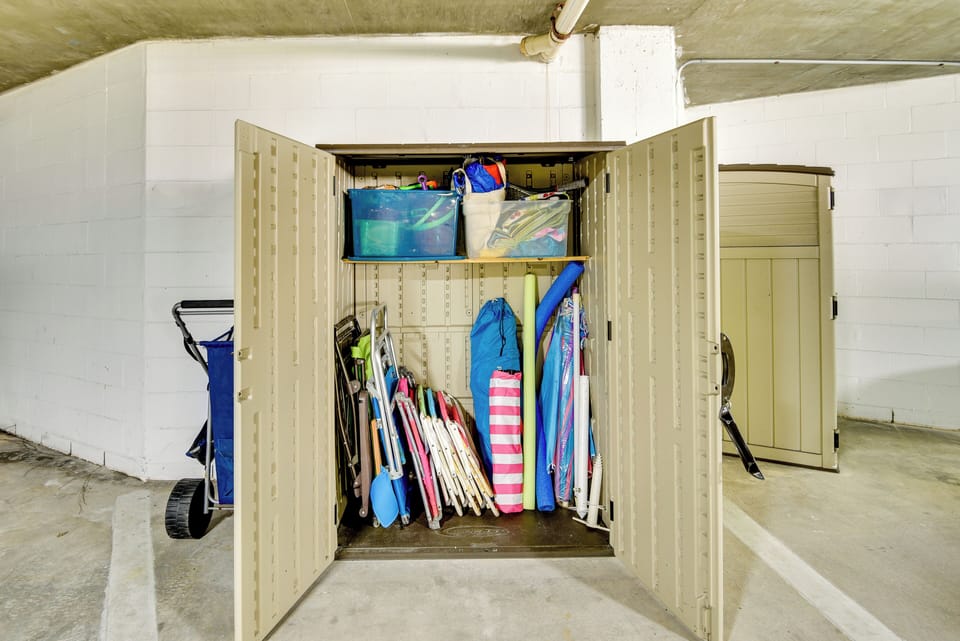 Parking | Garage (1 Vehicle) | Guest Parking (1 Vehicle) | Beach Supplies
