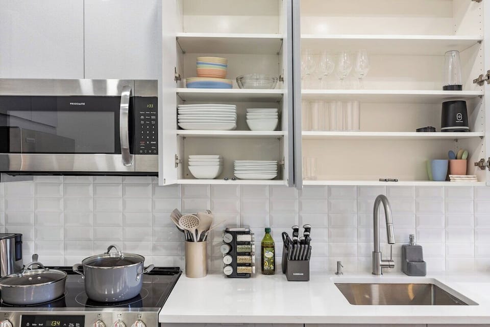 Dine in style with our meticulously curated collection of plates and glasses, designed to enhance every meal and create unforgettable moments.