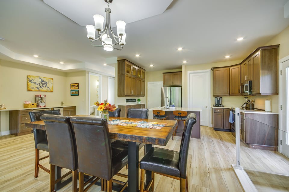 Dining Area | Dishware/Flatware | Trash Bags/Paper Towels | Main Floor