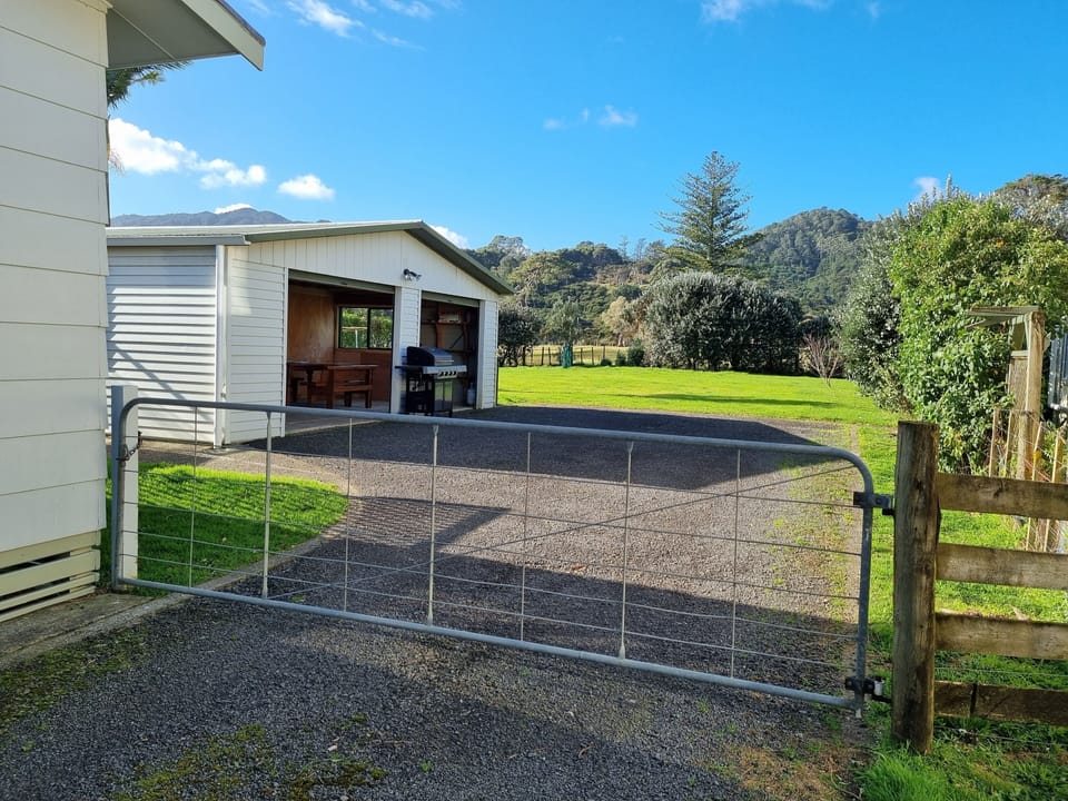 Fully Fenced Back Yard/Parking
