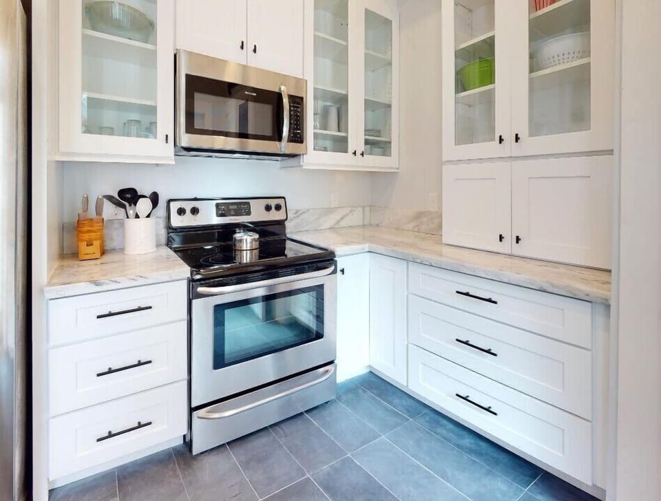 New Shaker Kitchen with Glass Doors