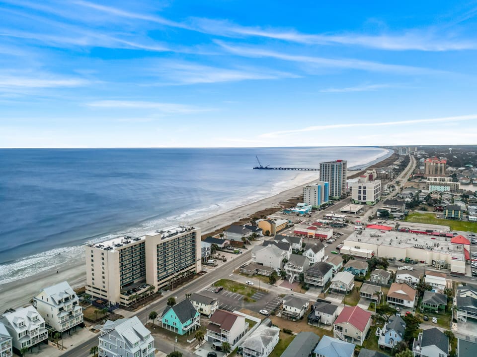 Front and center- Great location for views in all directions.