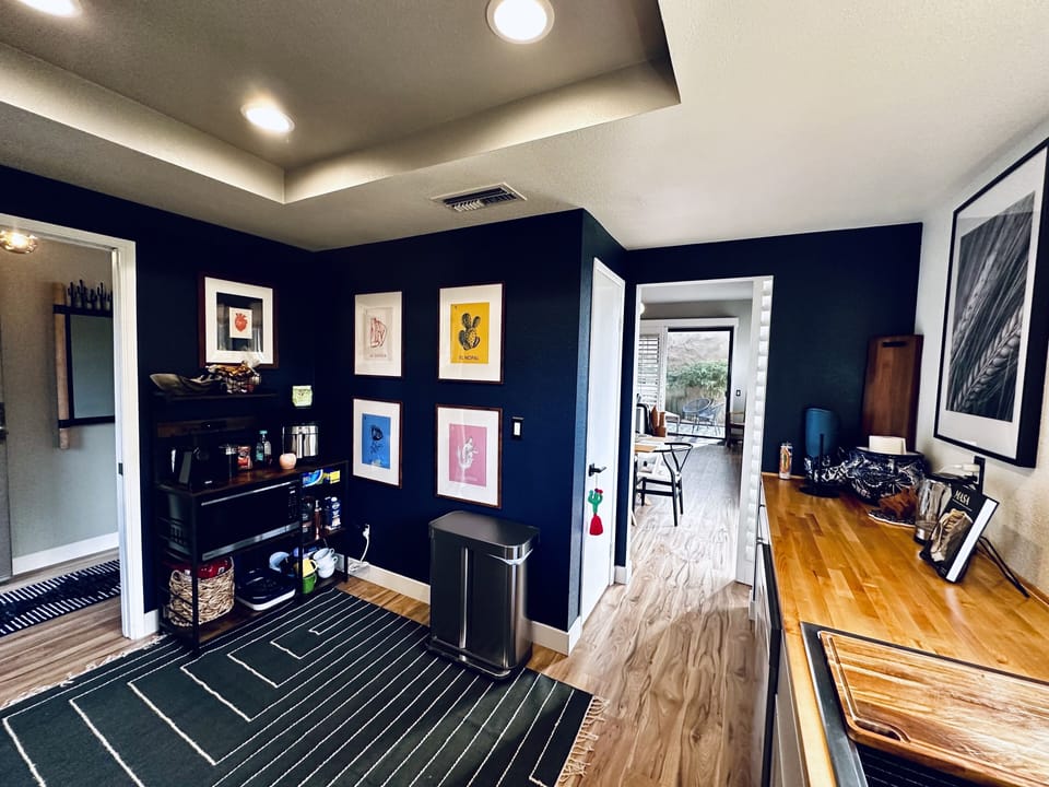 Spacious kitchen with Nespresso, Air Fryer and Microwave