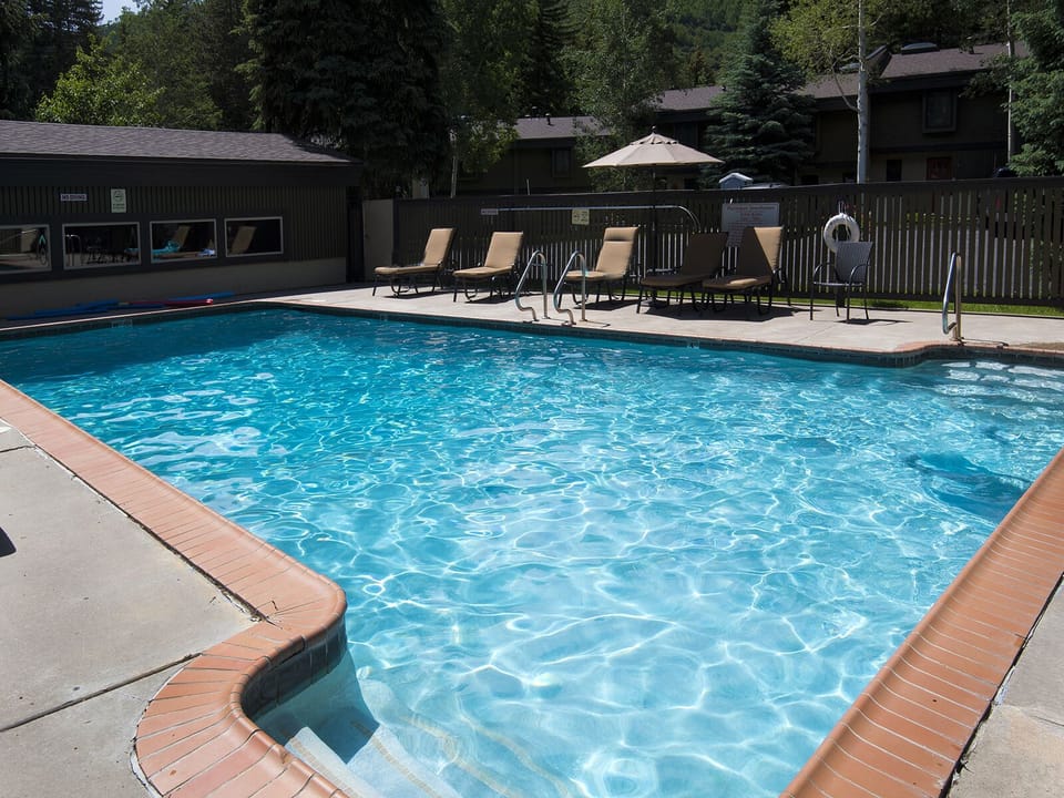 Community Pool (Summer Only)