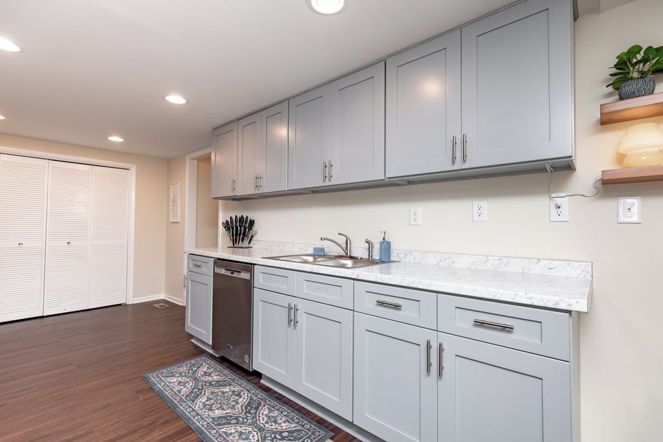 Fully Equipped Kitchen w/essentials