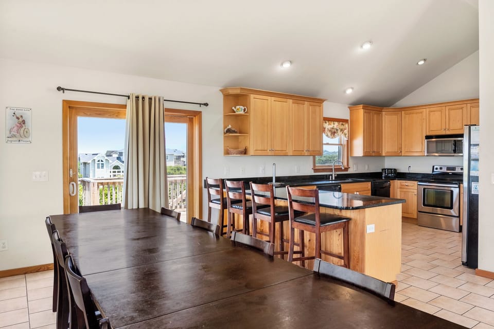 SH162: Bohemian Breeze | Top Level Dining Area
