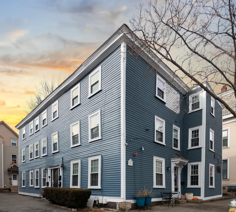 Winter glow-up! ❄️🌇 Watch the crisp winter sunset cast a warm, golden hue over this stunning home, highlighting its unique design against the serene evening sky.
#WinterSunset #PicturePerfect