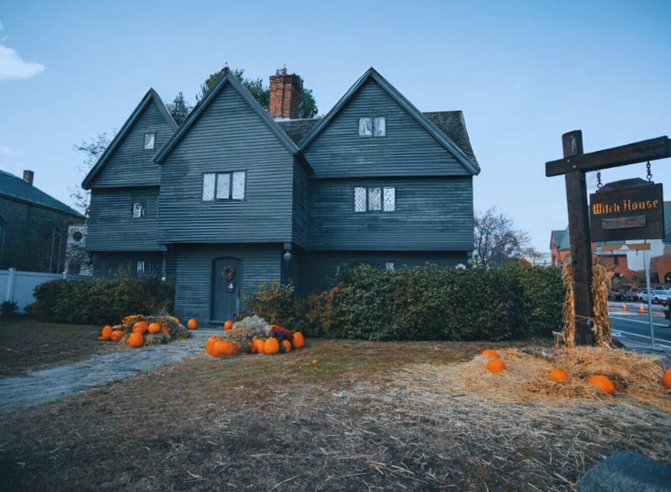 Step into Salem’s chilling history this winter at The Witch House! ❄️🏚️ Explore the only remaining 1692 witch trials home and uncover its haunting stories—your perfect seasonal escape into mystery. #WinterWonders #WitchHouseMystery