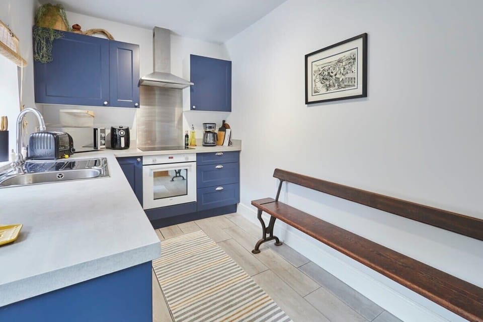 Stone Row, Skinningrove - Host & Stay