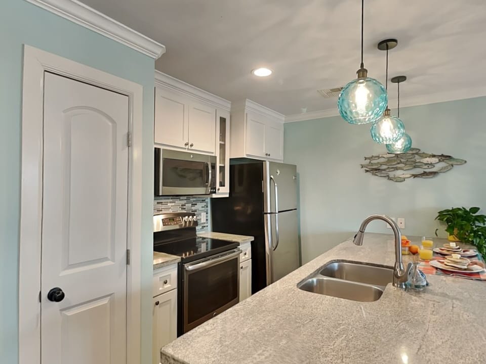 Full Size Kitchen