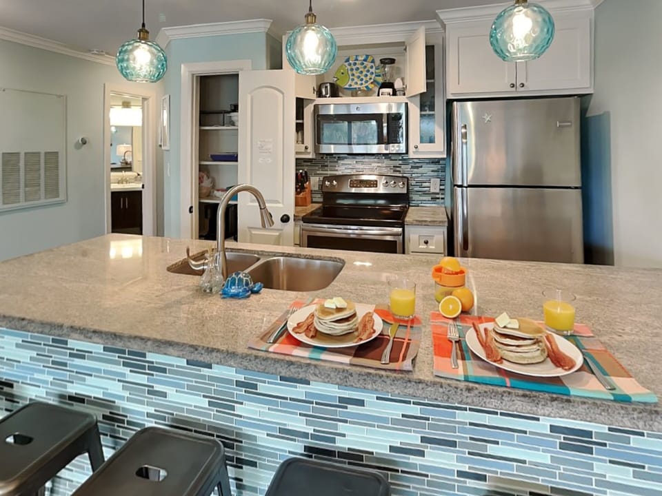 Breakfast Bar Area