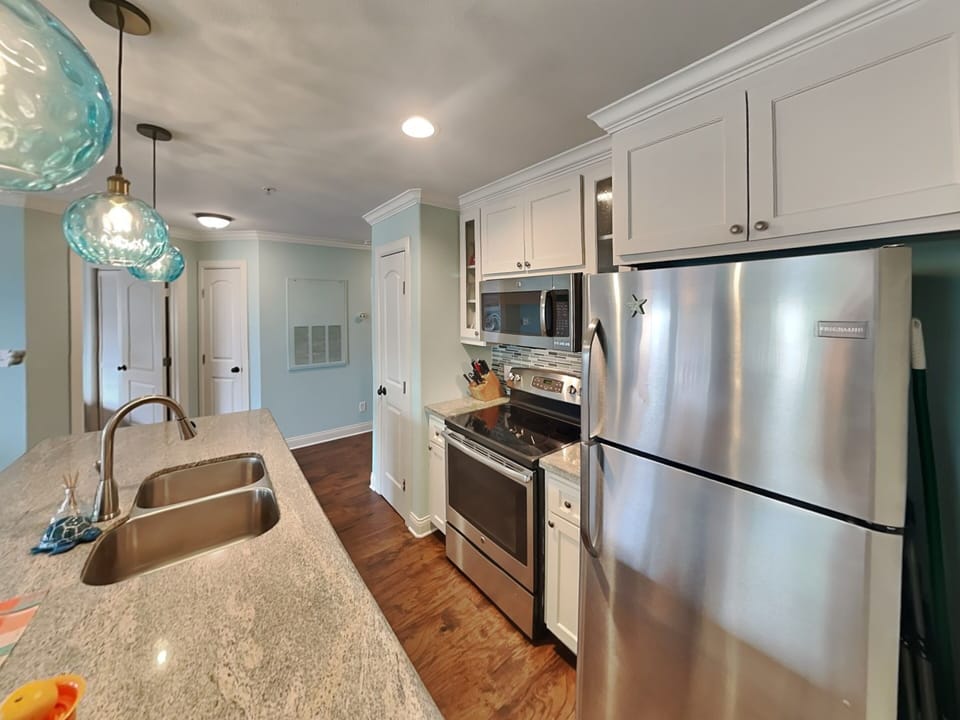 Full Size Kitchen