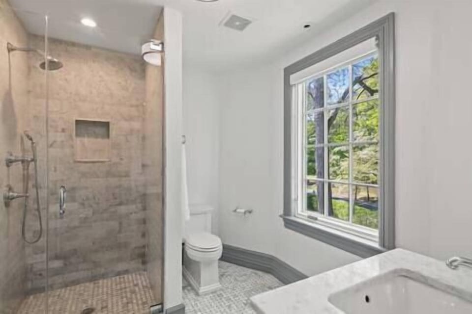 Jack & Jill Bathroom 