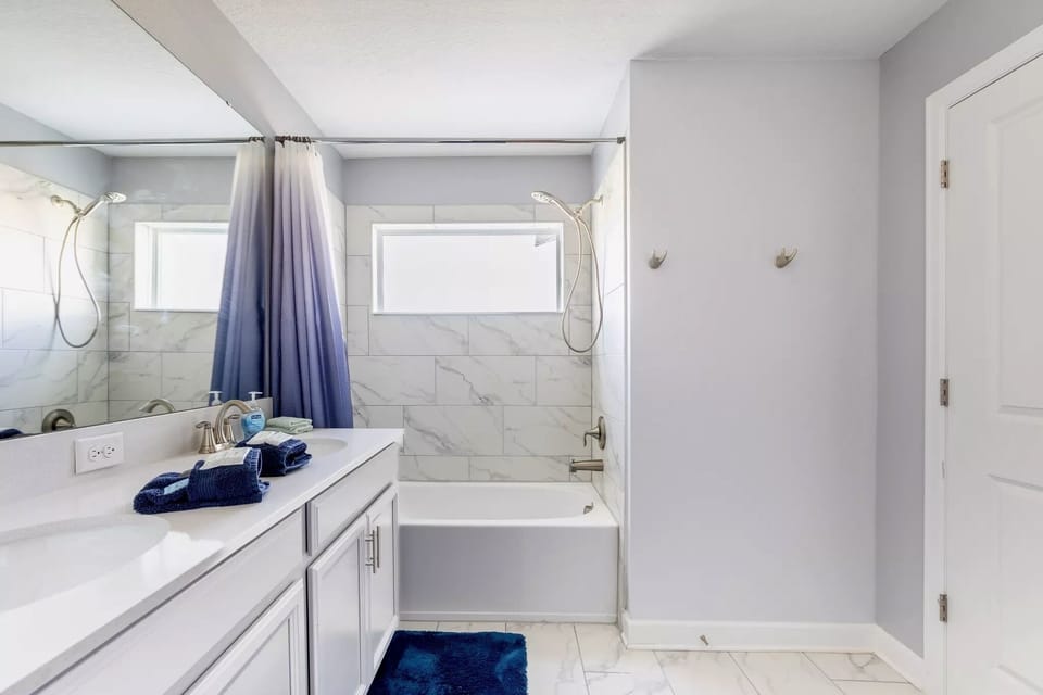 Indoors, Bathtub, Tub, Sink, Bathroom