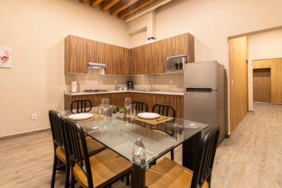 Kitchen & Dining Area