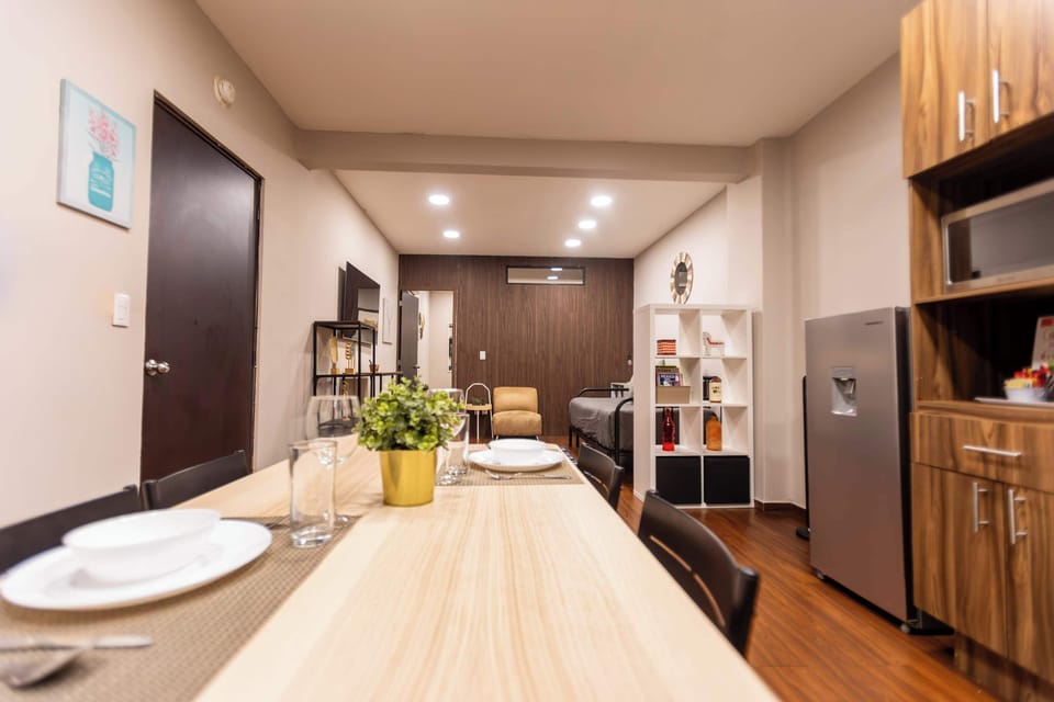 Kitchen & Dining Area