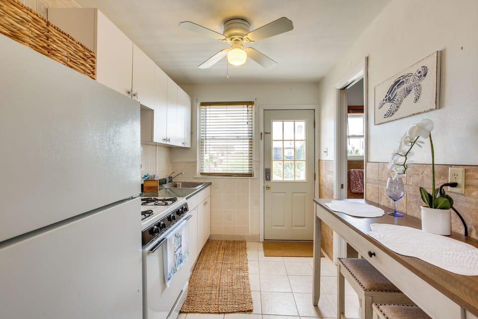 Kitchen & Dining Area | Keyless Entry