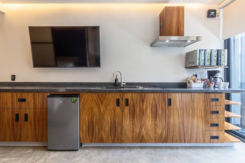 Complete kitchen / dining area / living room