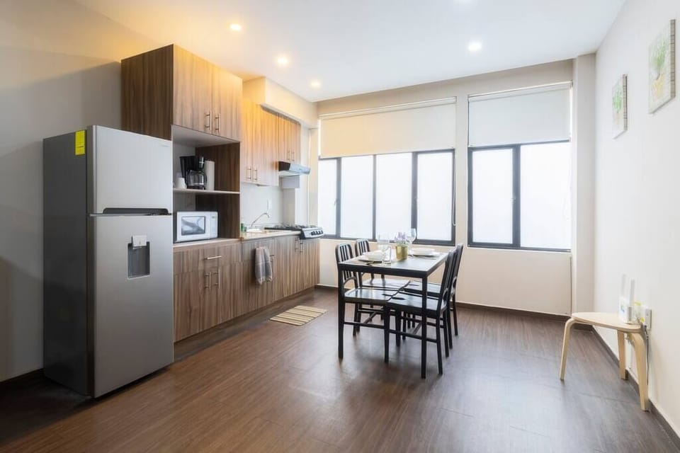 Kitchen & Dining Area