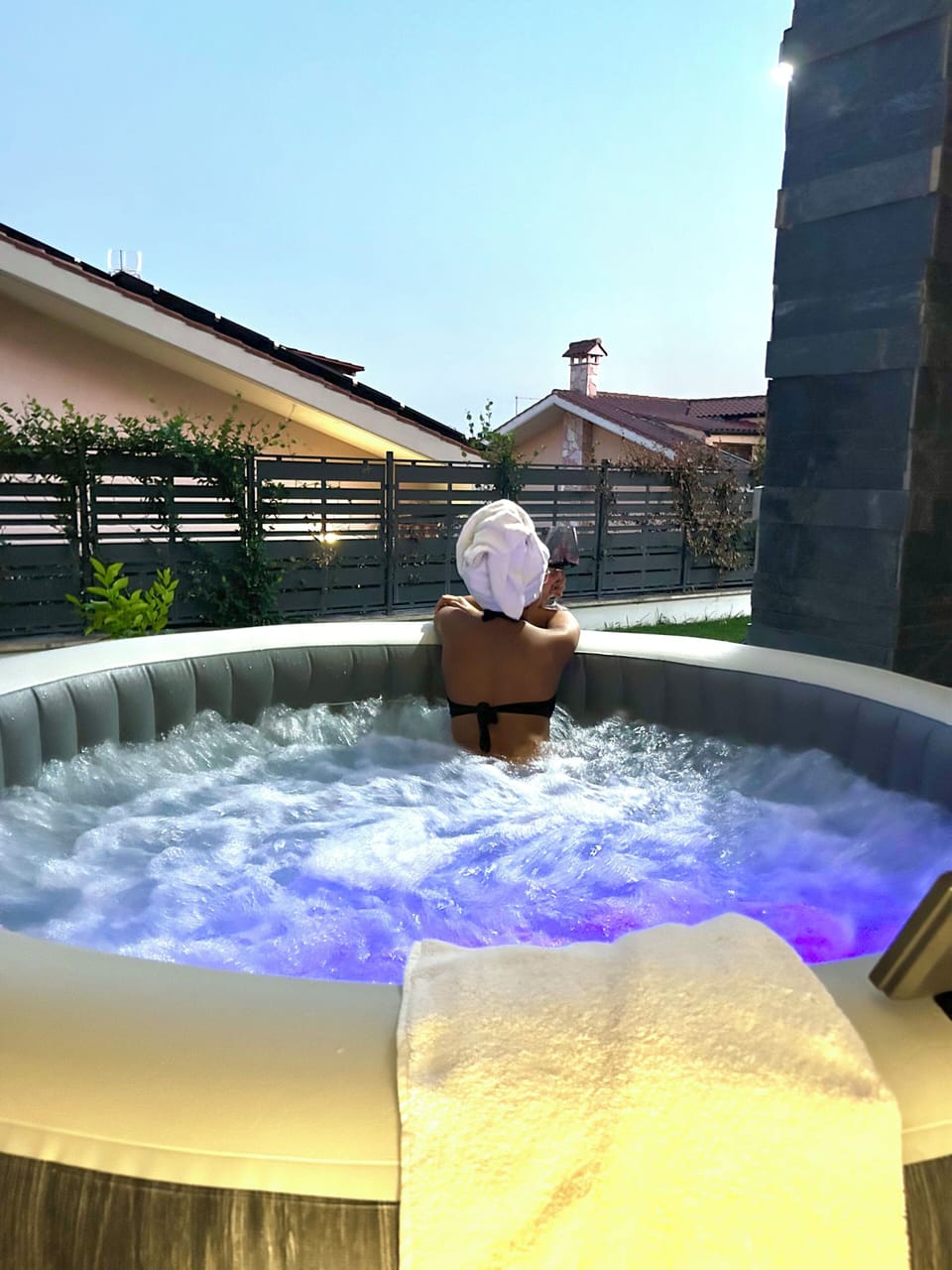 Outdoor spa tub
