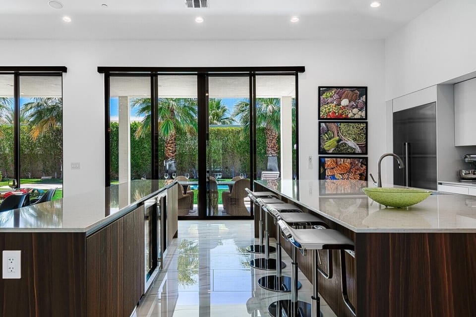 Spacious Well-Equipped Kitchen With Two Islands & Wine Refrigerator