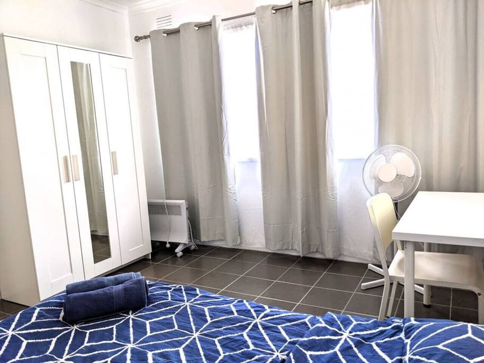 Bedroom 1 - Double Bed