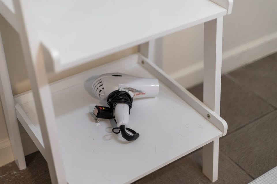 Upstairs Full Bathroom