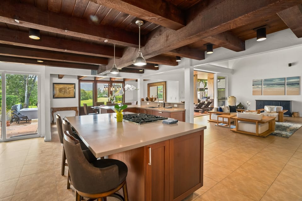 Kitchen island, open concept floorplan