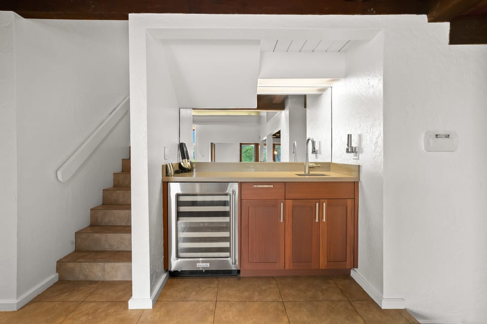 Wet bar